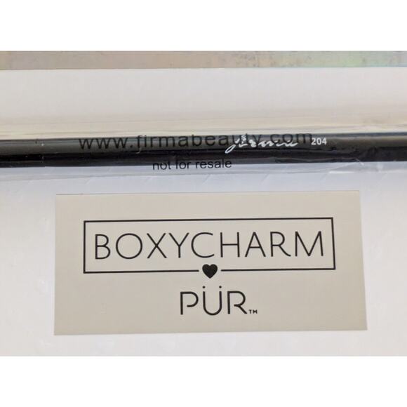 Bundle of 1 Boxy Charm & Pur Eyeshadow Palette & 1 Firma Beauty Eyeshadow Brush - Picture 4 of 5